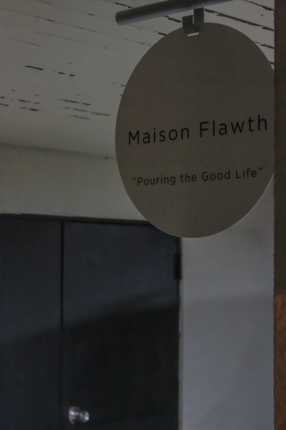 Maison Flawthの店舗看板