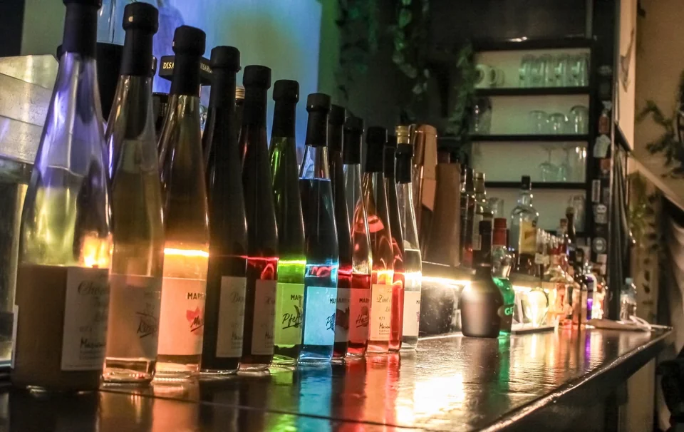 由利本荘でバーや飲み屋を楽しめるflawthの店舗イメージ